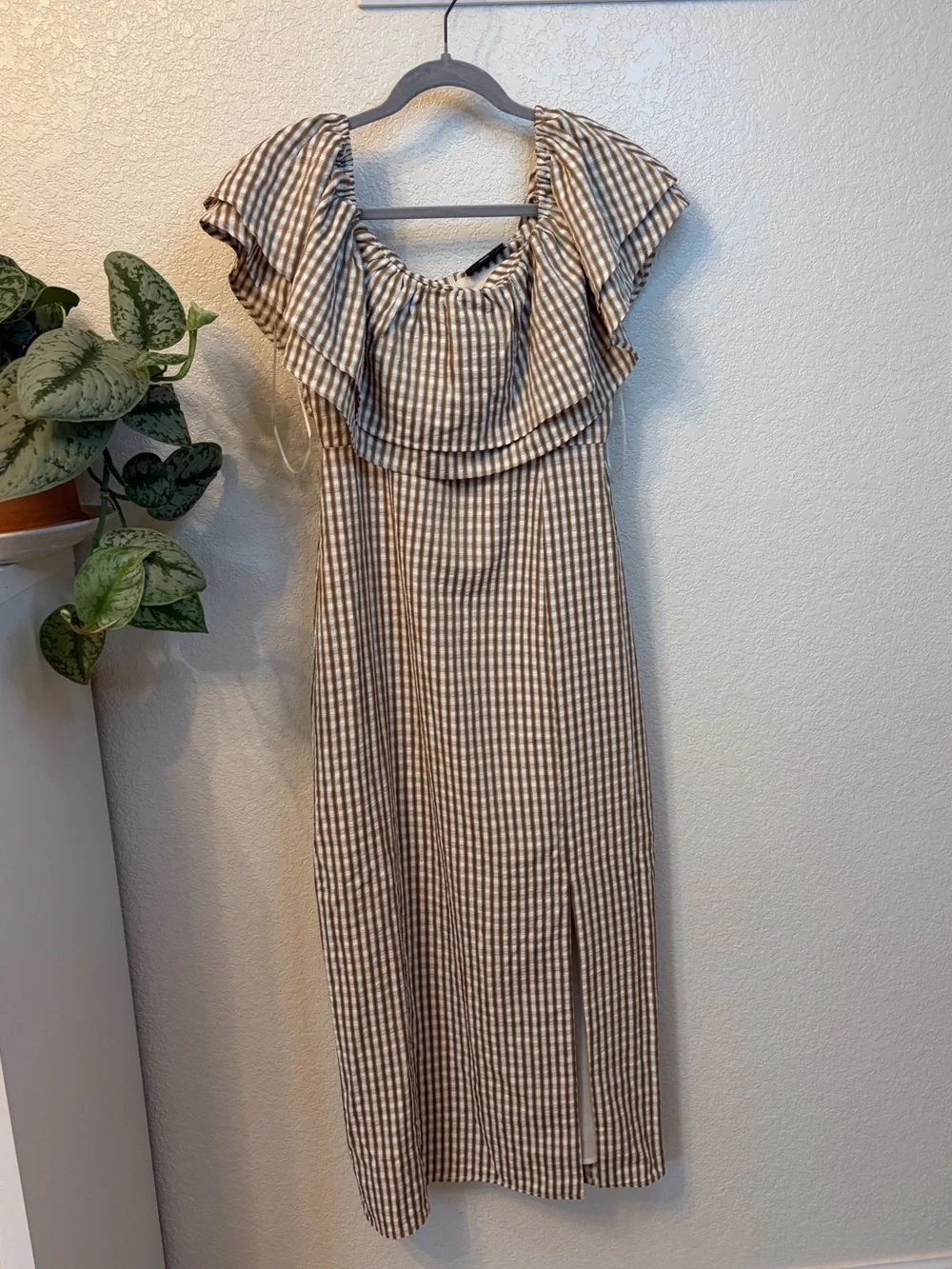VICI Off-Shoulder Gingham Midi Dress - Picture 5 of 9